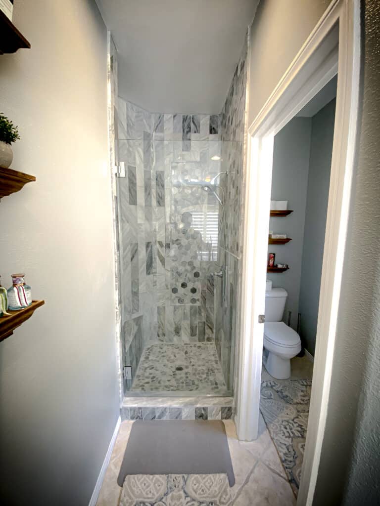 Single Hinged Frameless Glass Shower Door