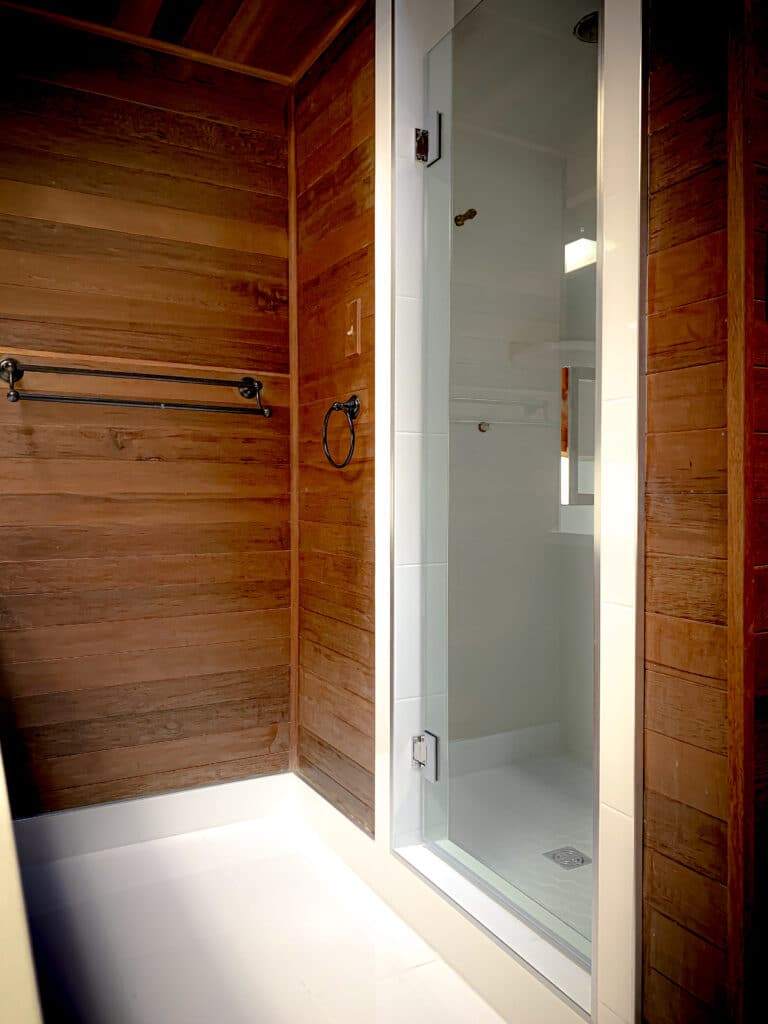 Single Hinged Frameless Glass Shower Door