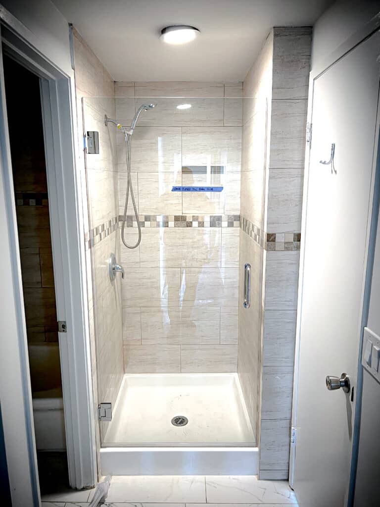 Single Hinged Frameless Glass Shower Door