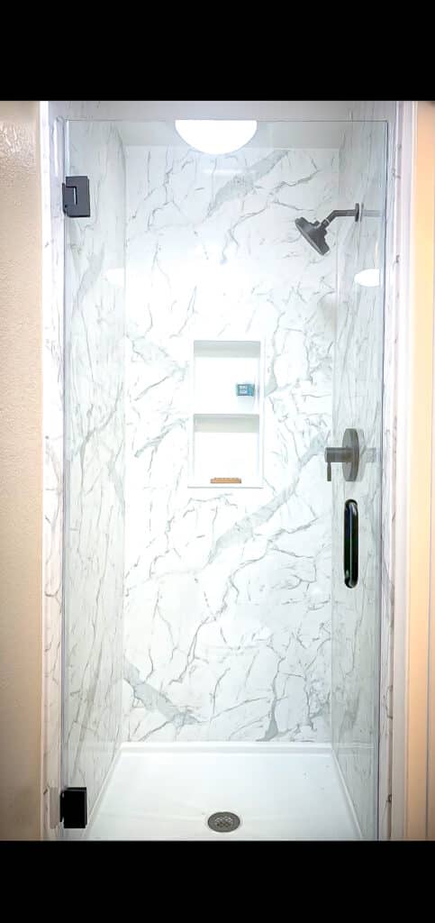 Single Hinged Frameless Glass Shower Door